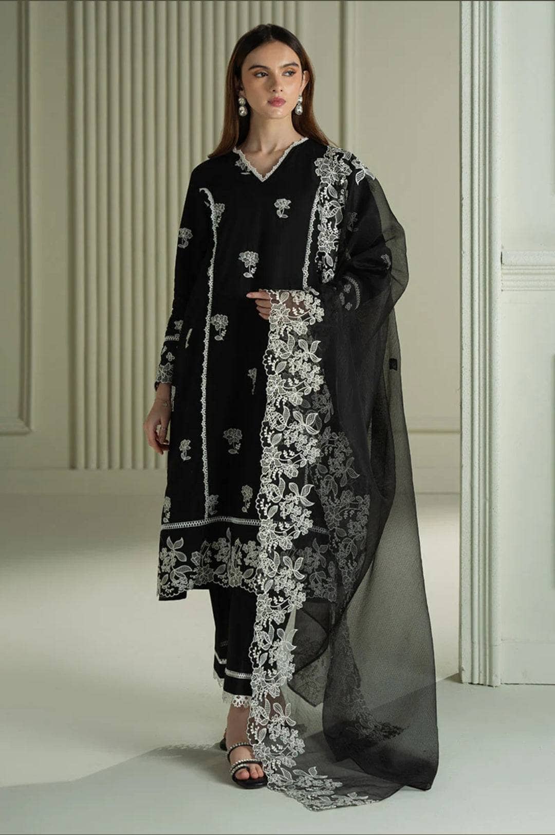 img_cross_stitch_mahiri_awwal_boutique