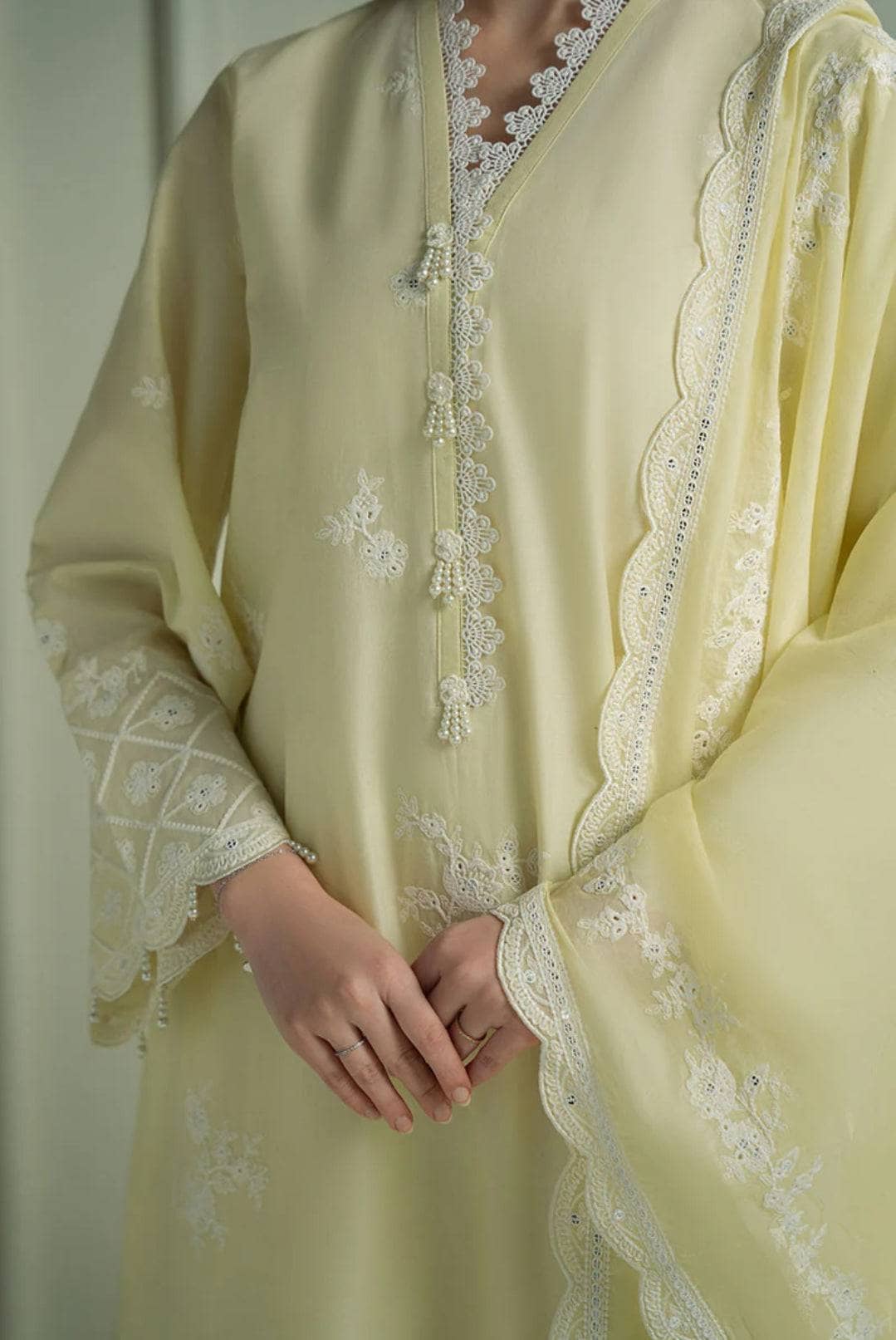 img_cross_stitch_mahiri_awwal_boutique