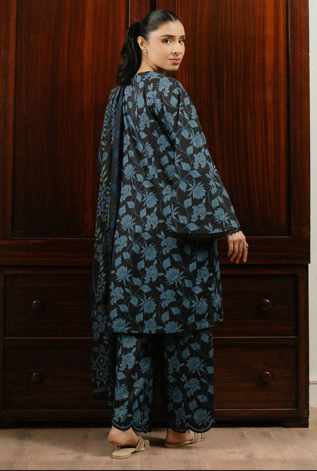 img_cross_stitch_daily_lawn_awwal_boutique