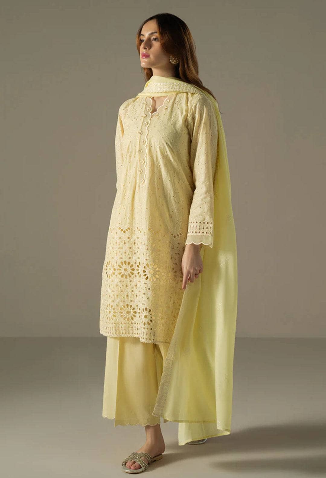 img_cross_stitch_chikankari_lawn_24_awwal_boutique