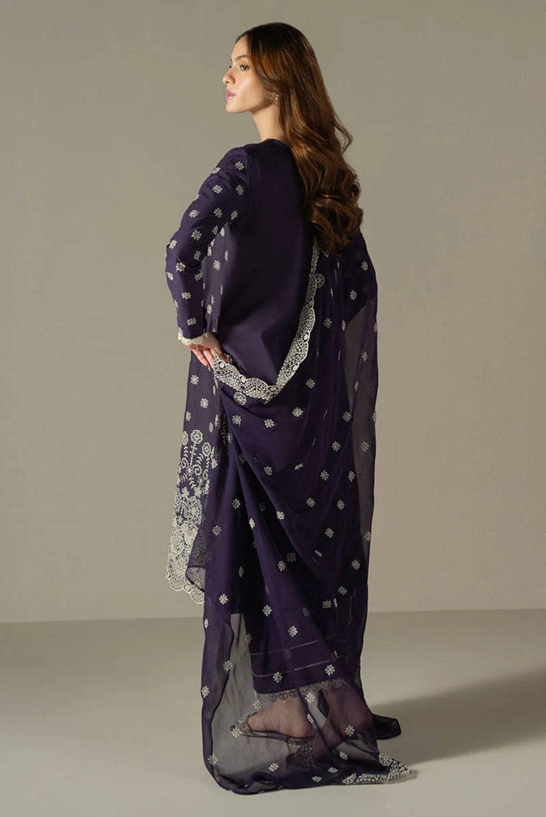 img_cross_stitch_chikankari_lawn_24_awwal_boutique