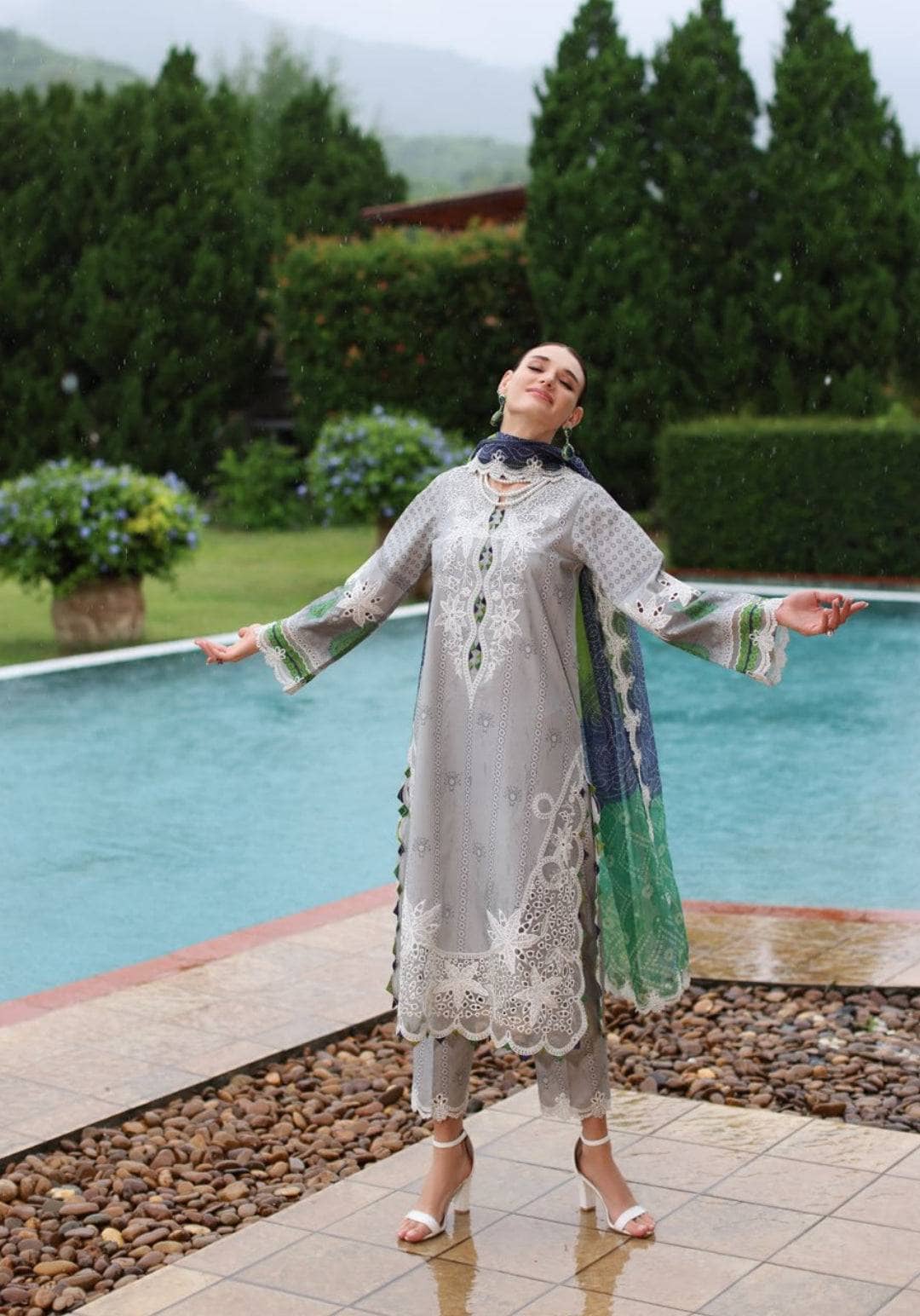 Charizma Sheen Chunari Edition