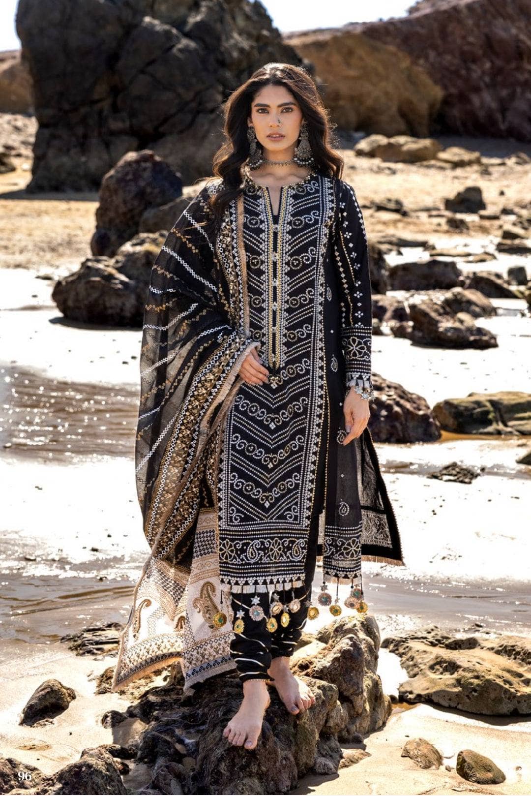 img_gul_ahmed_chunari_lawn_25_awwal_boutique