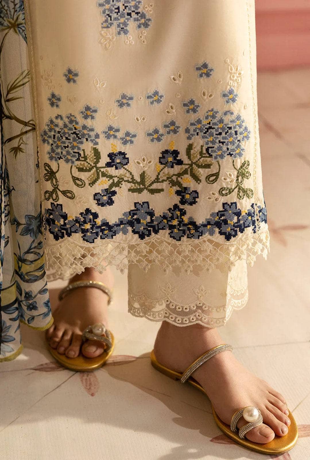 img_cross_stitch_premium_lawn_awwal_boutique