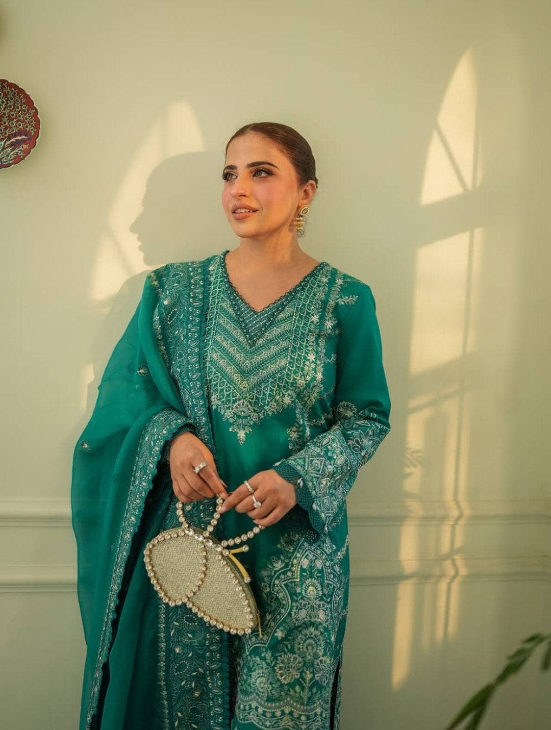 img_spotted_in_faiza_saqlain_awwal_boutique