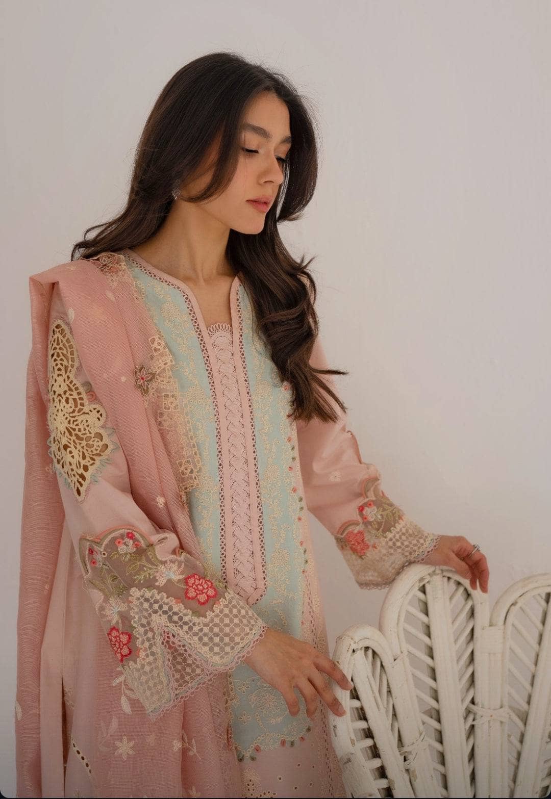 img_qalamkar_lawn_awwal_boutique