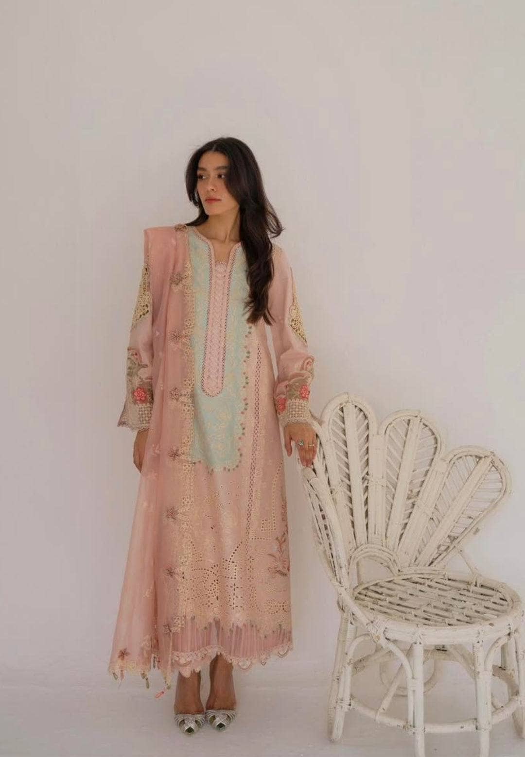 img_qalamkar_lawn_awwal_boutique