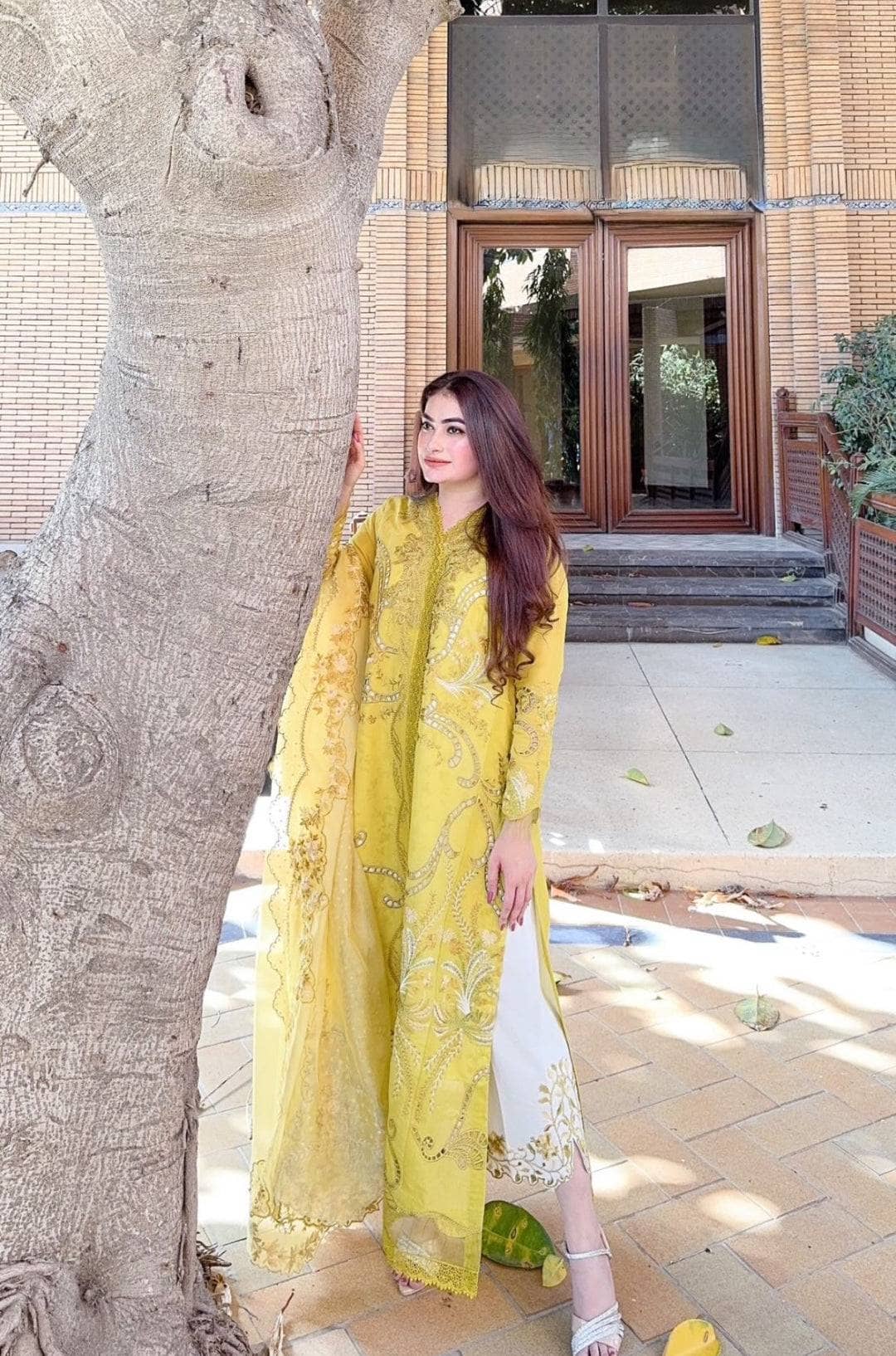 img_saira_shakira_lawn_awwal_boutique