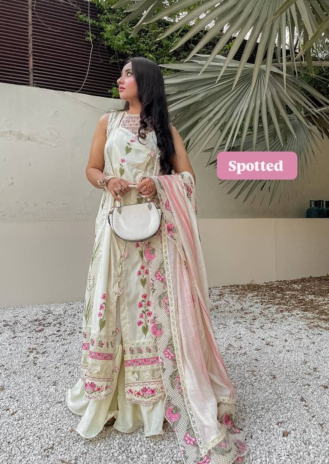 img_spotted_in_crimson_lawn_awwal_boutique