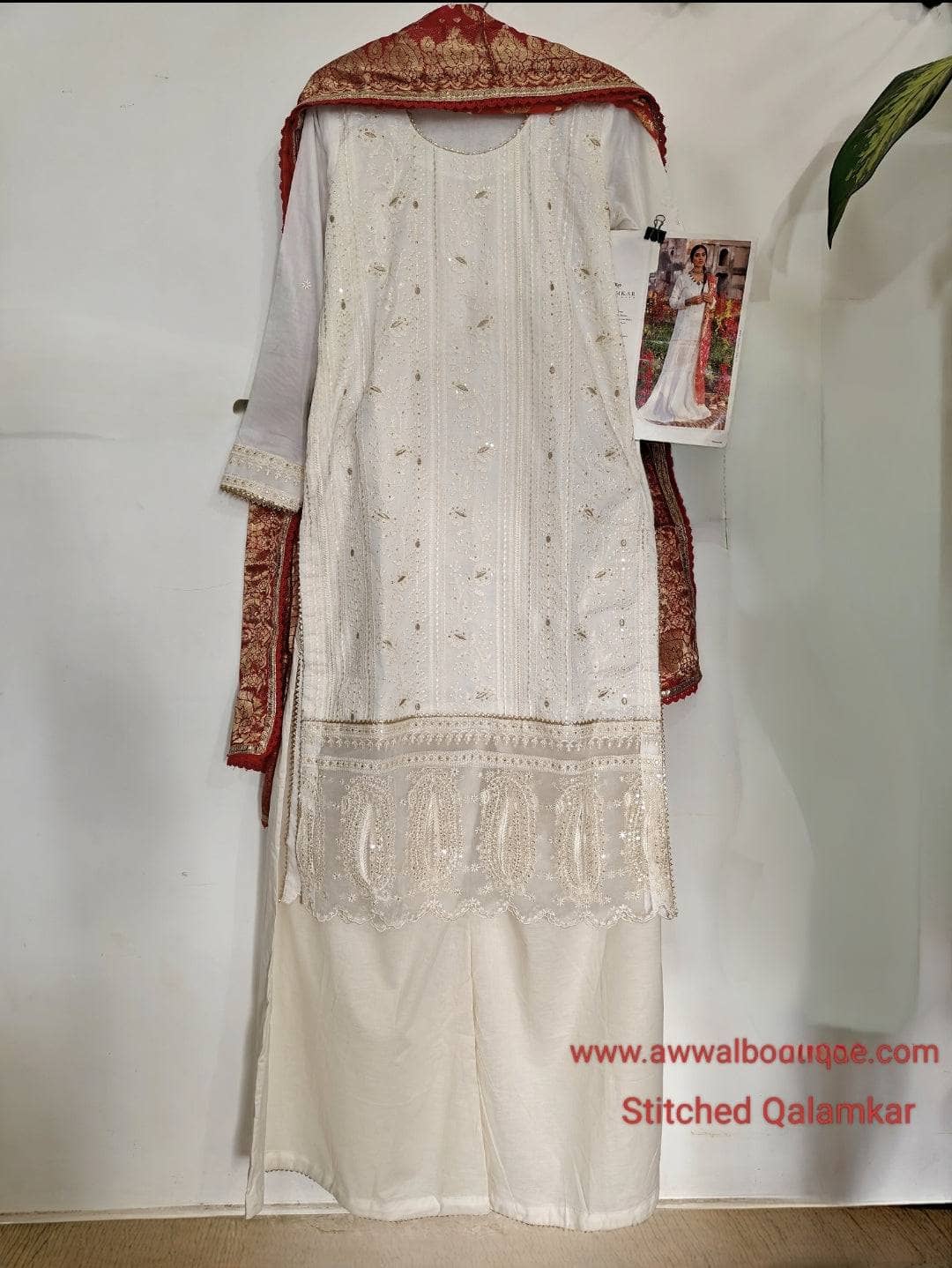 img_readymade_qalamkar_lawn_awwal_boutique