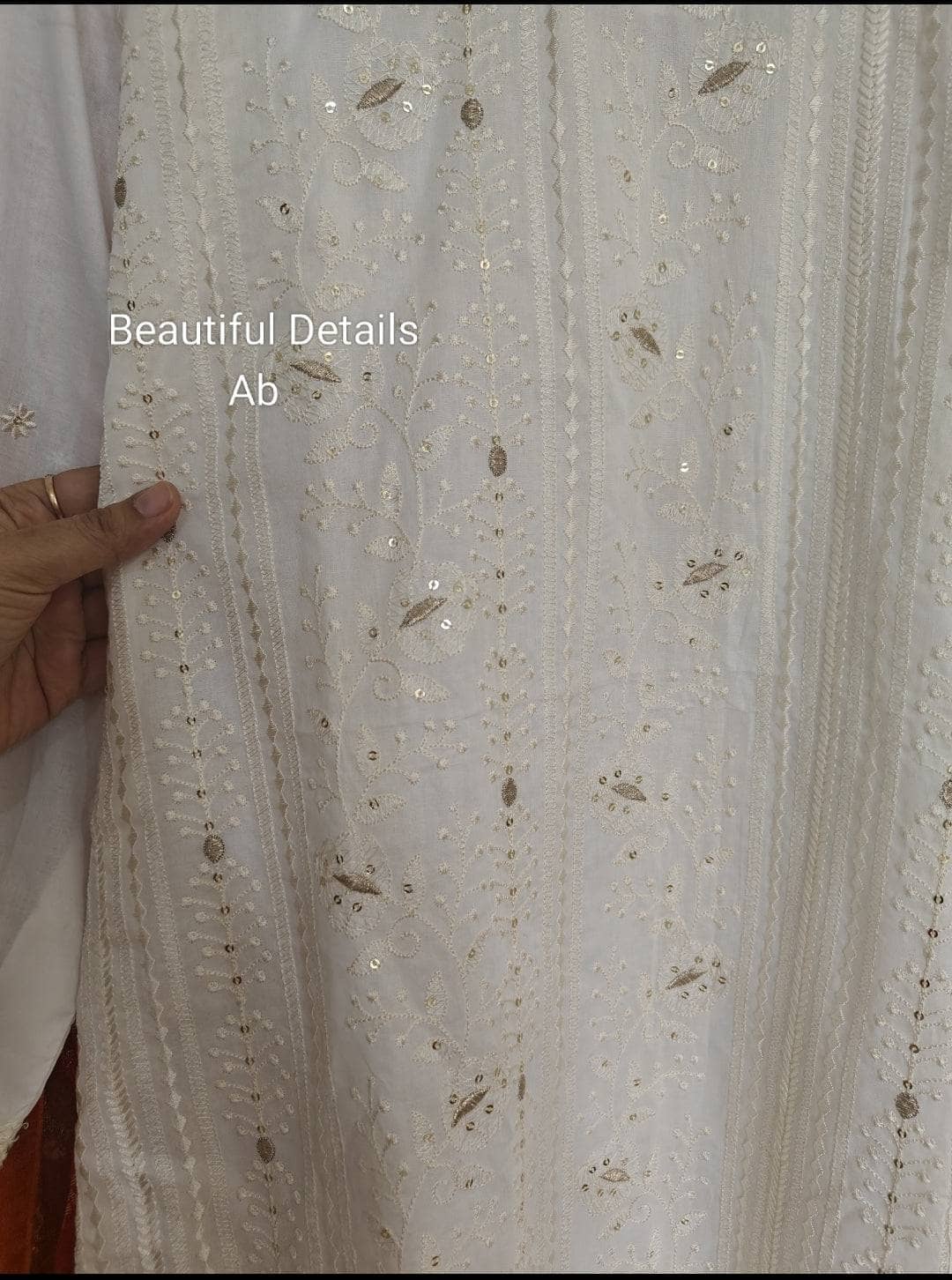 Awwal Pret-Stitched/Qalamkar Luxury Lawn/HL 09 /Medium