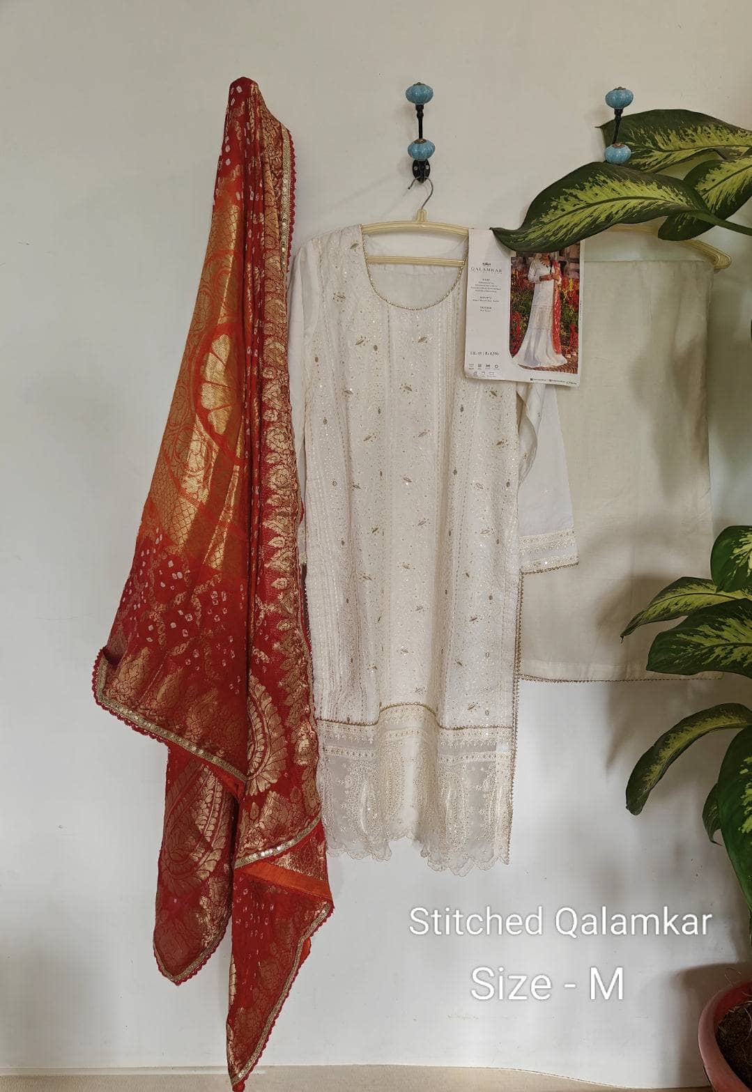 img_readymade_qalamkar_lawn_awwal_boutique