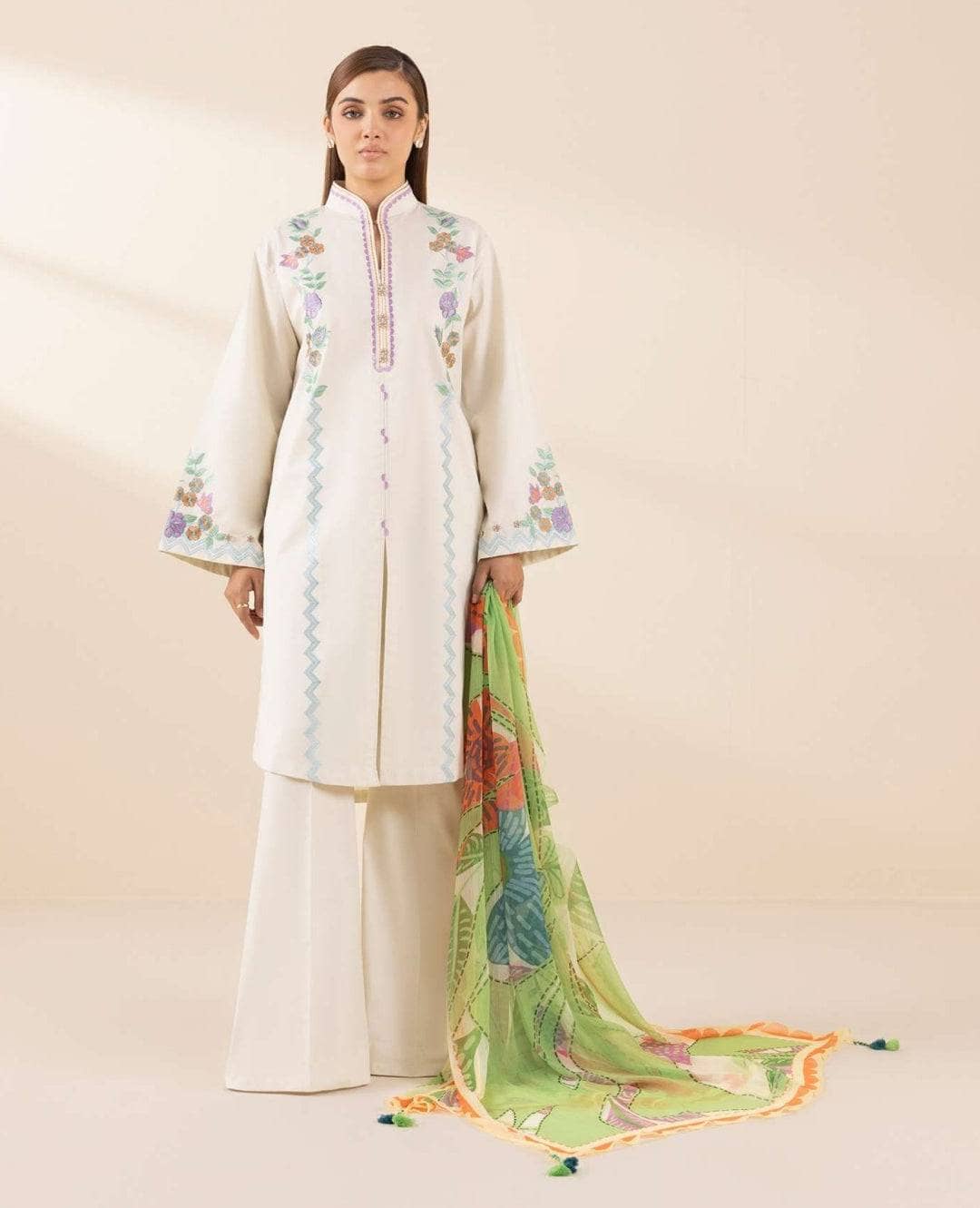 img_sapphire_lawn_awwal_boutique