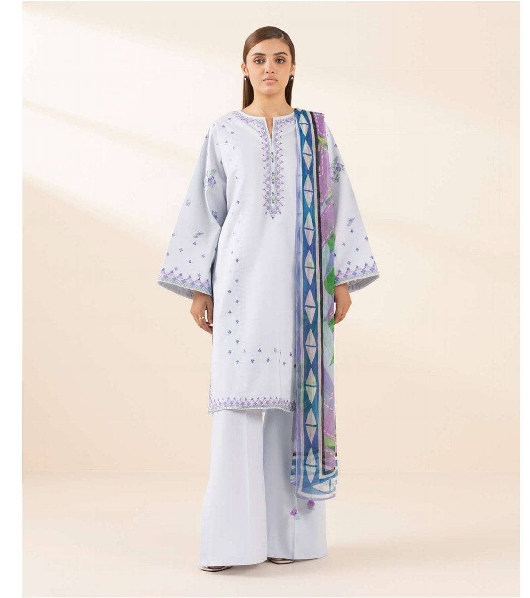 img_sapphire_lawn_awwal_boutique