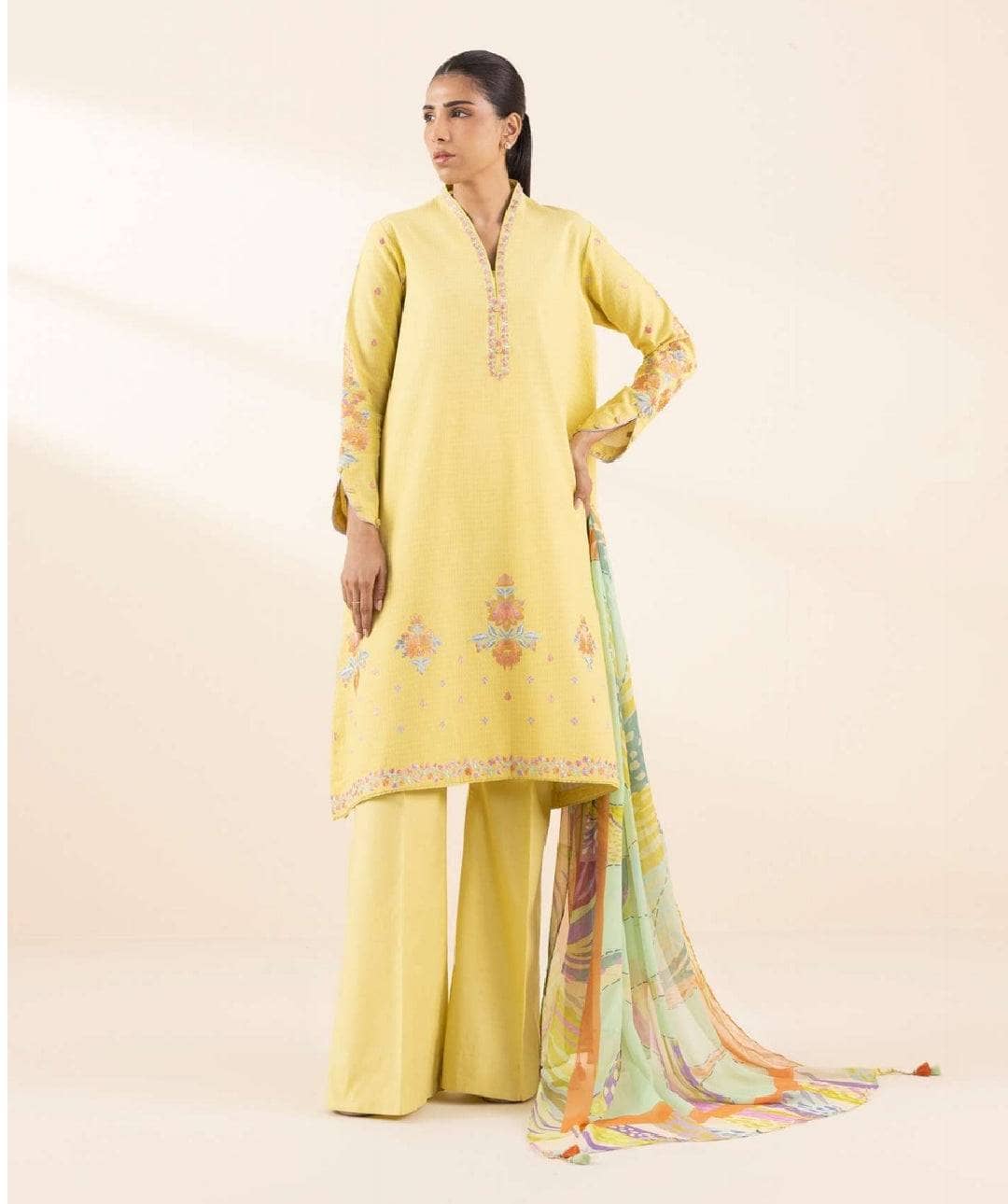 img_sapphire_lawn_awwal_boutique