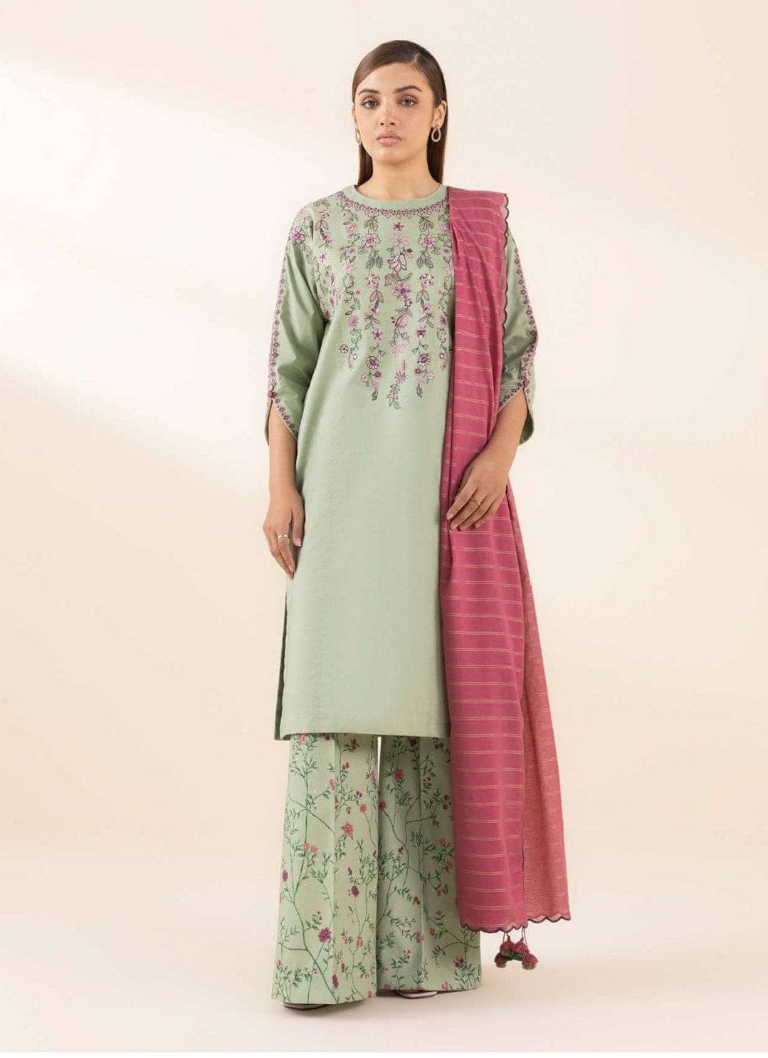 img_sapphire_lawn_awwal_boutique