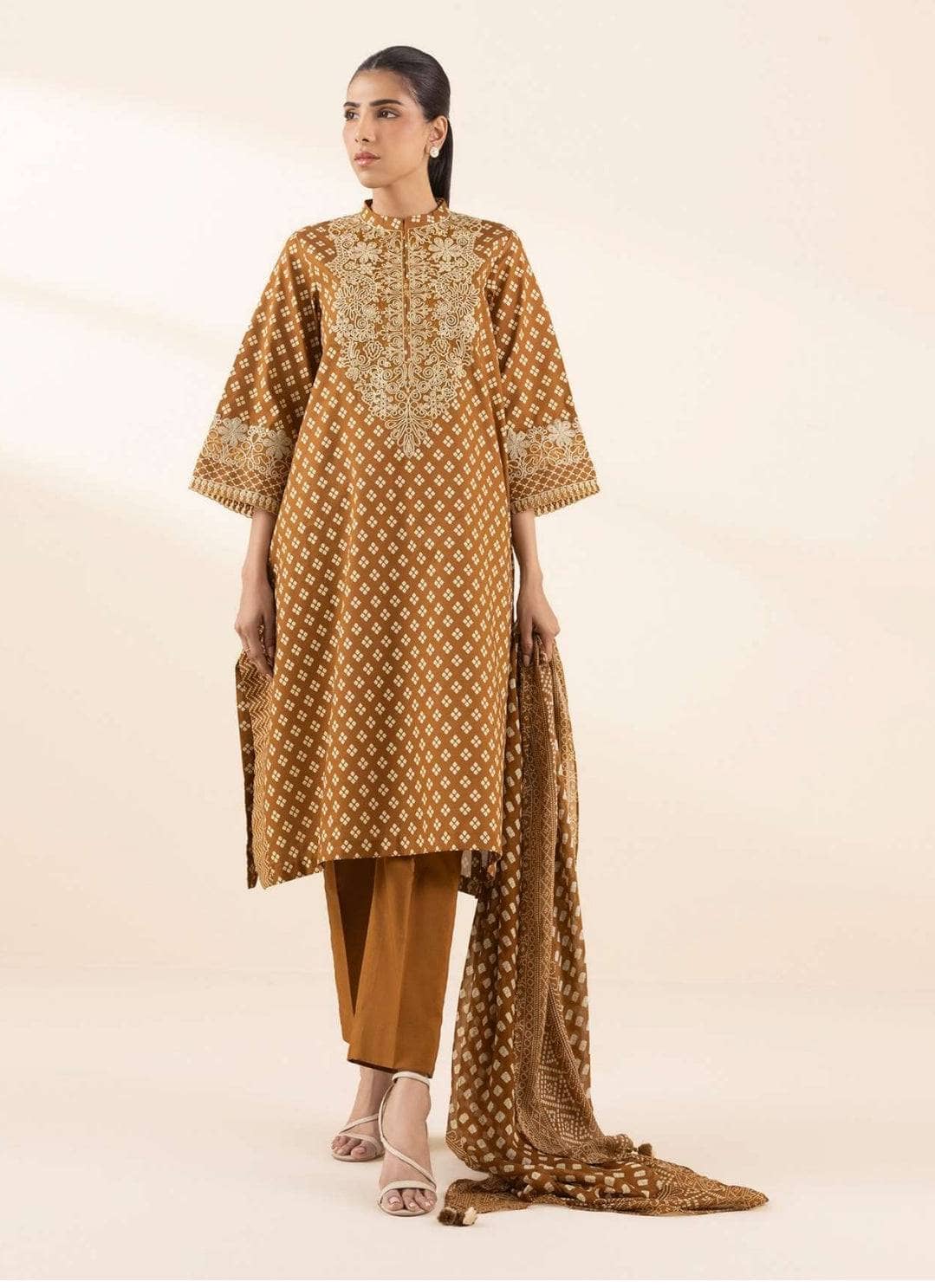 img_sapphire_lawn_awwal_boutique