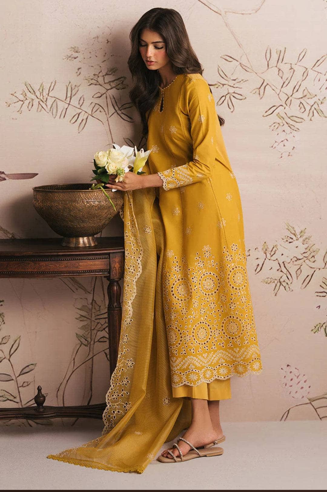 img_cross_stitch_chikankari_awwal_boutique