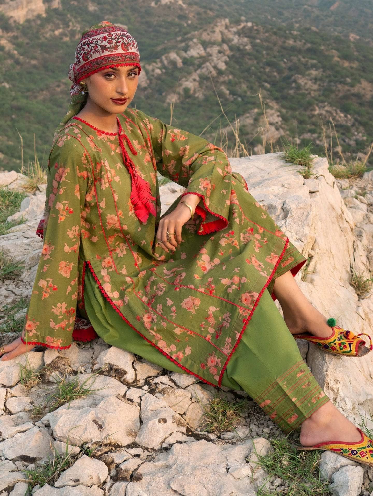 img_gul_ahmed_whispers_of_summer_awwal_boutique