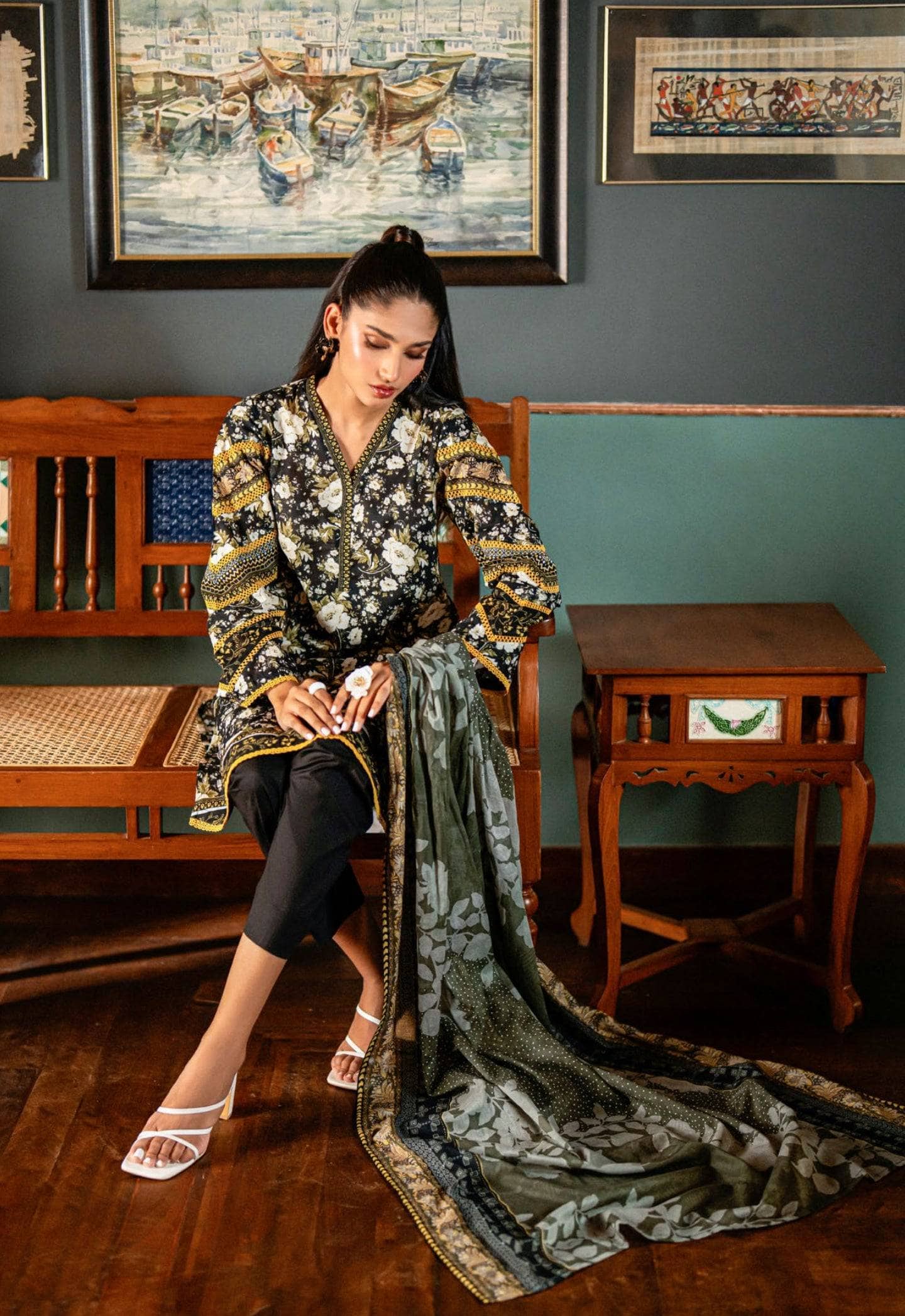 img_gul_ahmed_rang_saaz_awwa_boutique