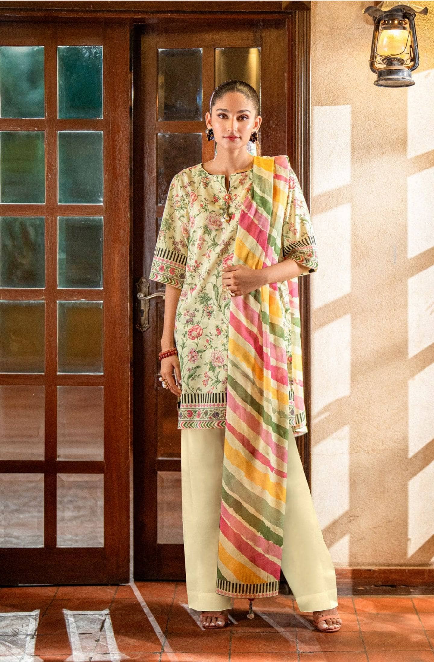 img_gul_ahmed_rang_saaz_awwa_boutique