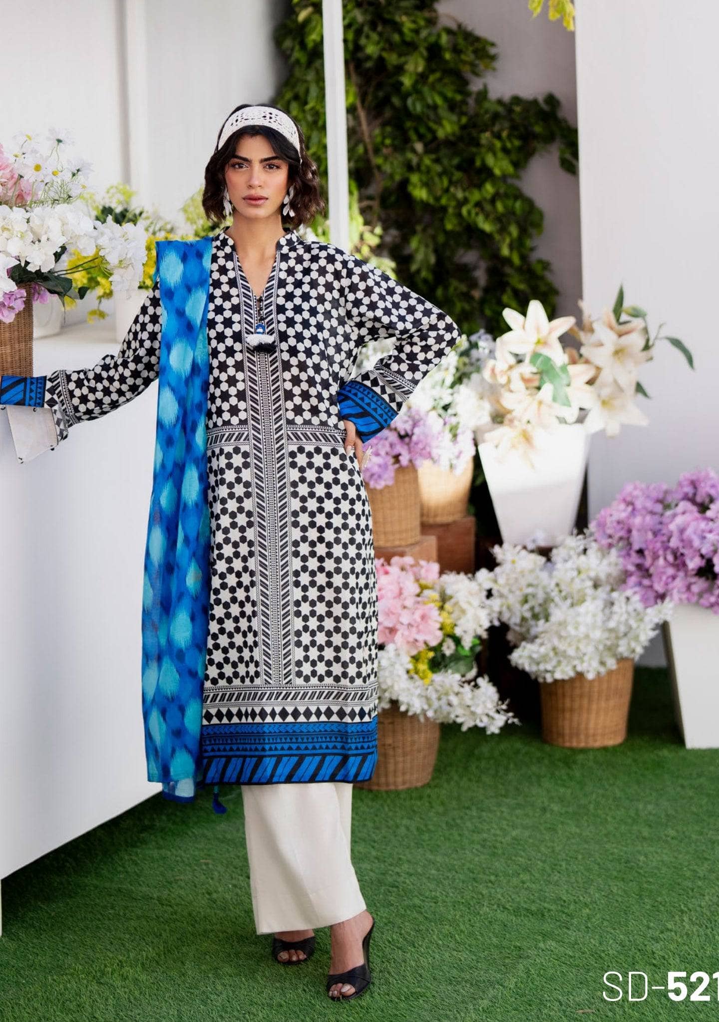 img_gul_ahmed_bahara_lawn_awwal_boutique