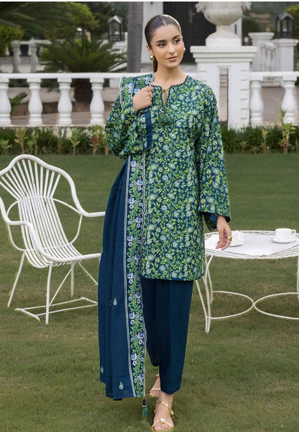 img_gul_ahmed_winter_essentials_awwal_boutique