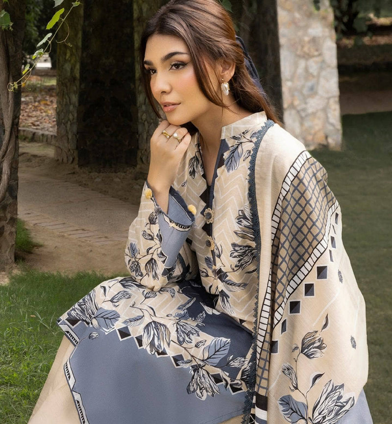 img_gul_ahmed_winter_essentials_awwal_boutique