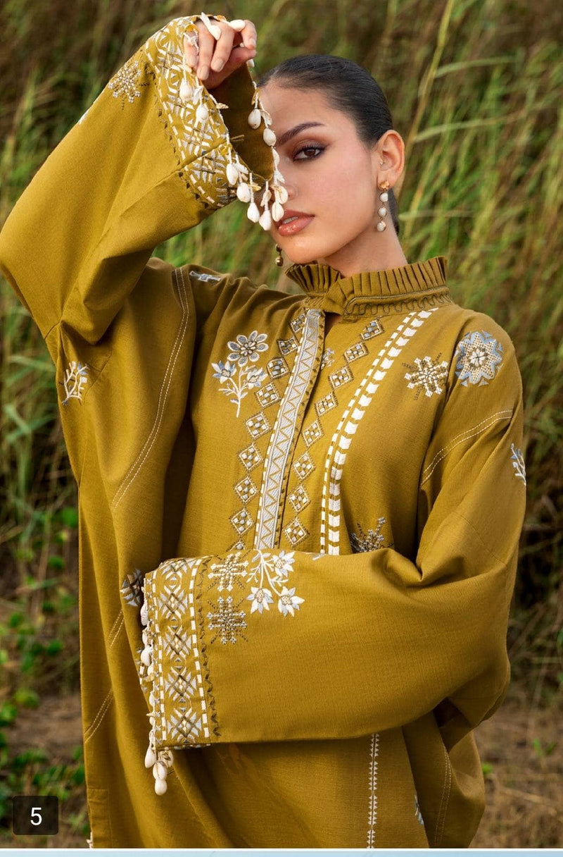 Gul Ahmed Winter Essentials/Casuals/TK 52005/Embroidered Khaddar