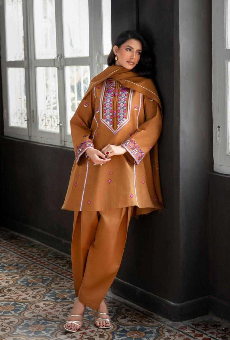 img_gul_ahmed_winter_awwal_boutique