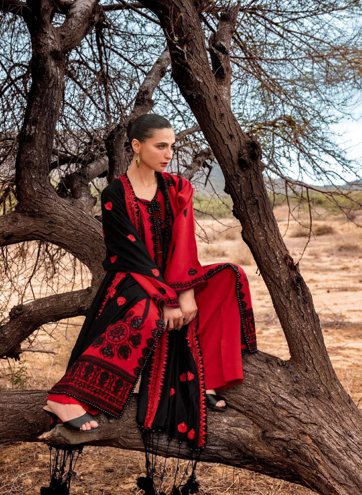 Gul Ahmed Luxe Patjhaar/Embroidered Pashmina Suit with Embroidered Shawl AP-52005