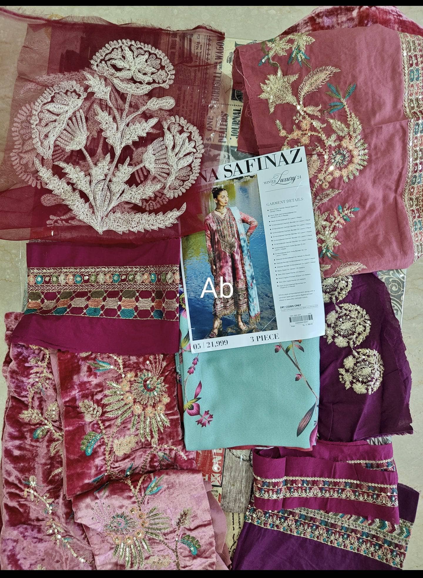 img_sana_safinaz_winter_shawls_velvet_awwal_boutique