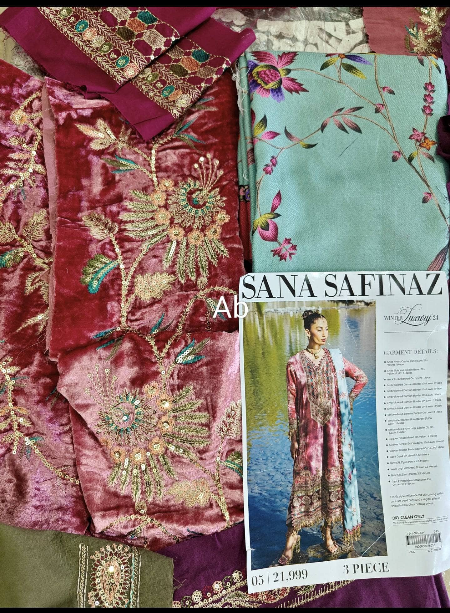 img_sana_safinaz_winter_shawls_velvet_awwal_boutique