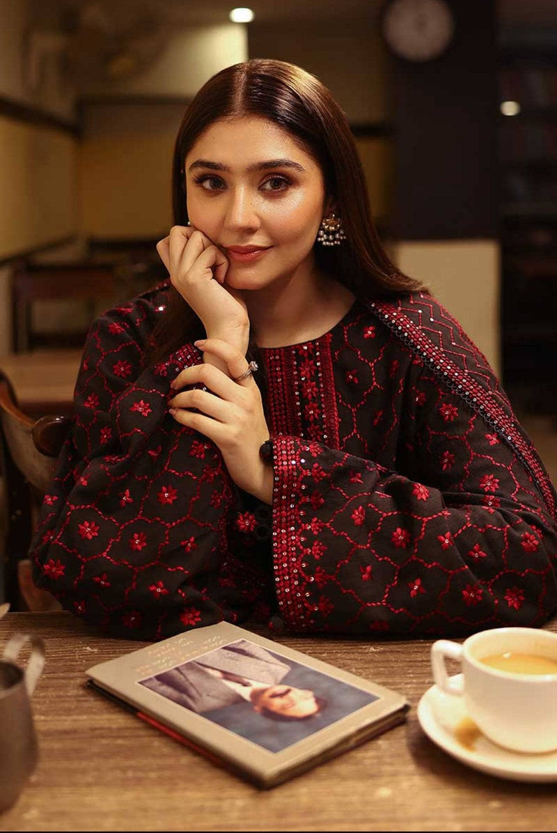 img_cross_stitch_khaddar_awwal_boutique