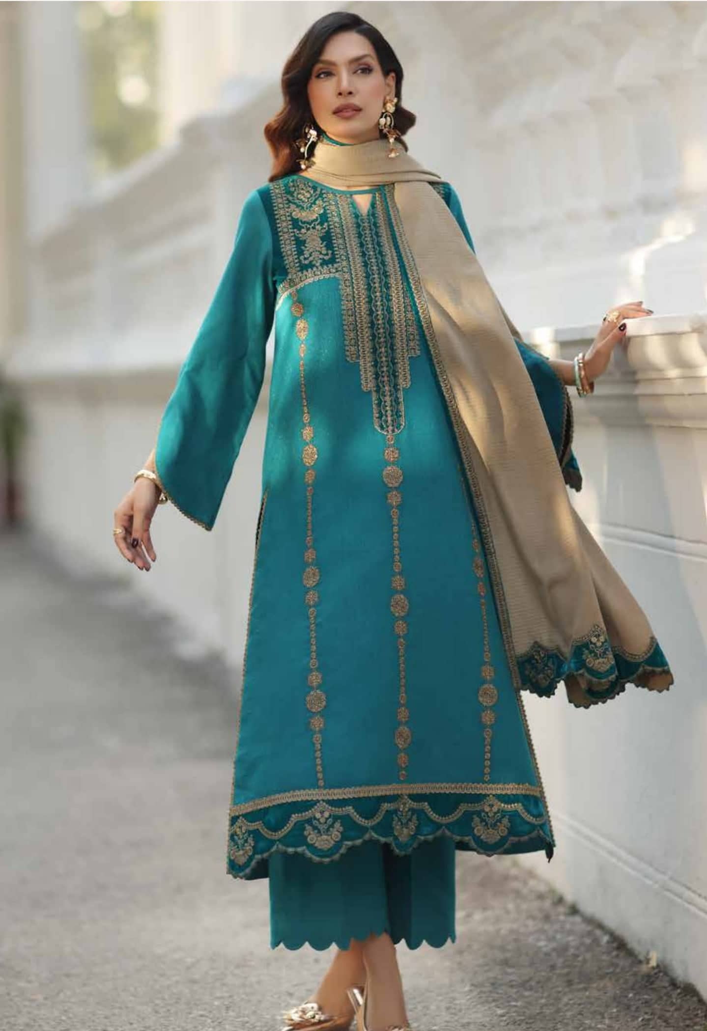 img_charizma_leather_peach_velvet_shawl_awwal_boutique