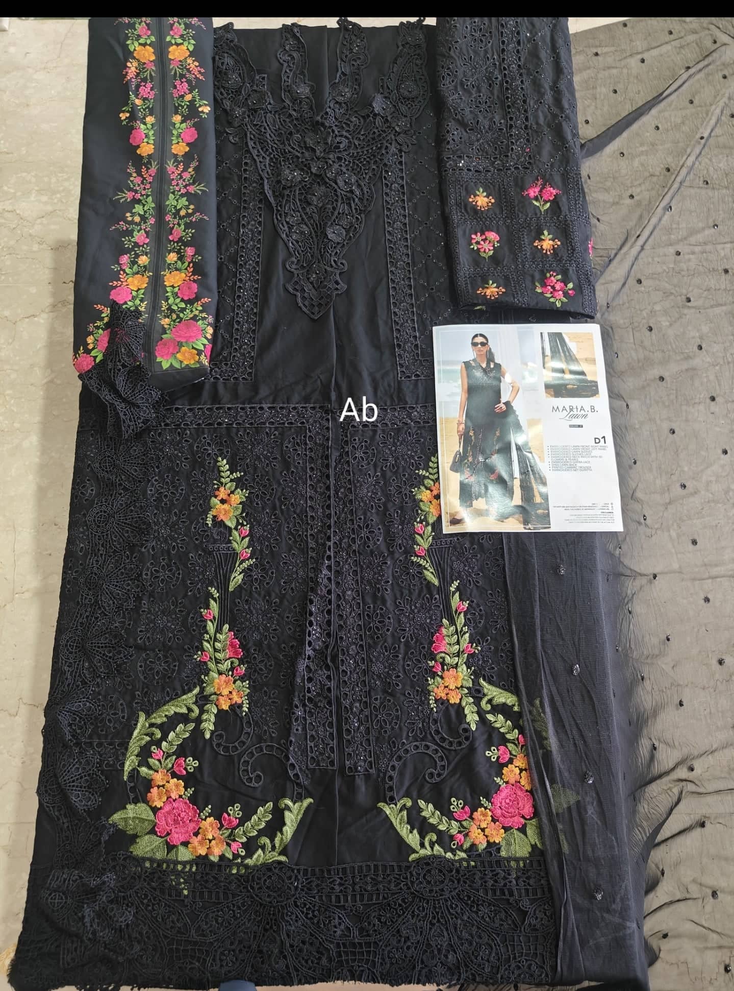 Open Pic/Maria B Luxury Lawn 25/Vol 2/D