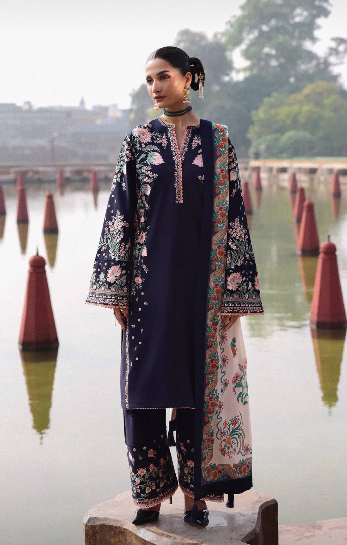 img_jugnu_lahore_khaddar_awwal_boutique