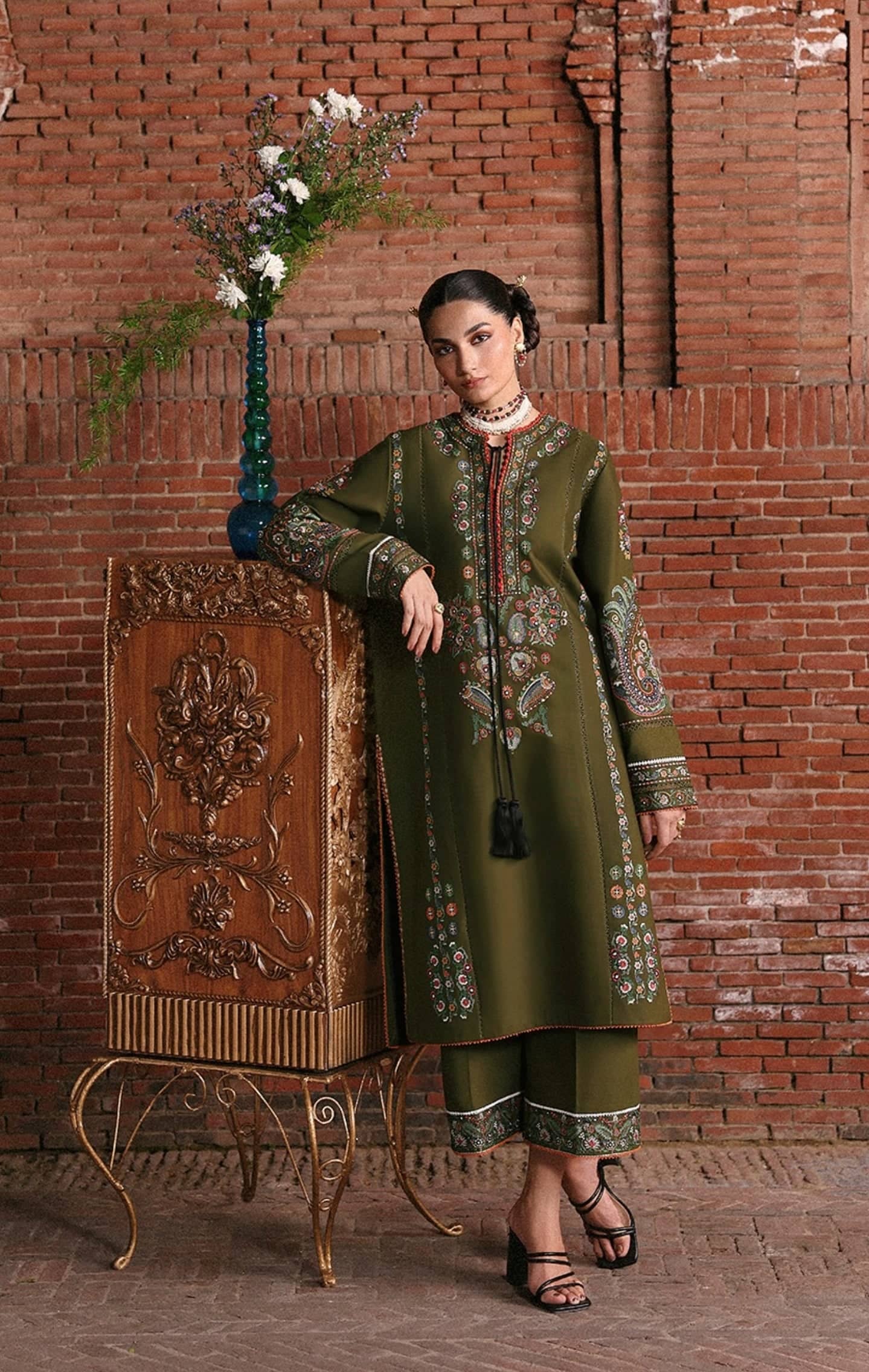 img_jugnu_lahore_khaddar_awwal_boutique