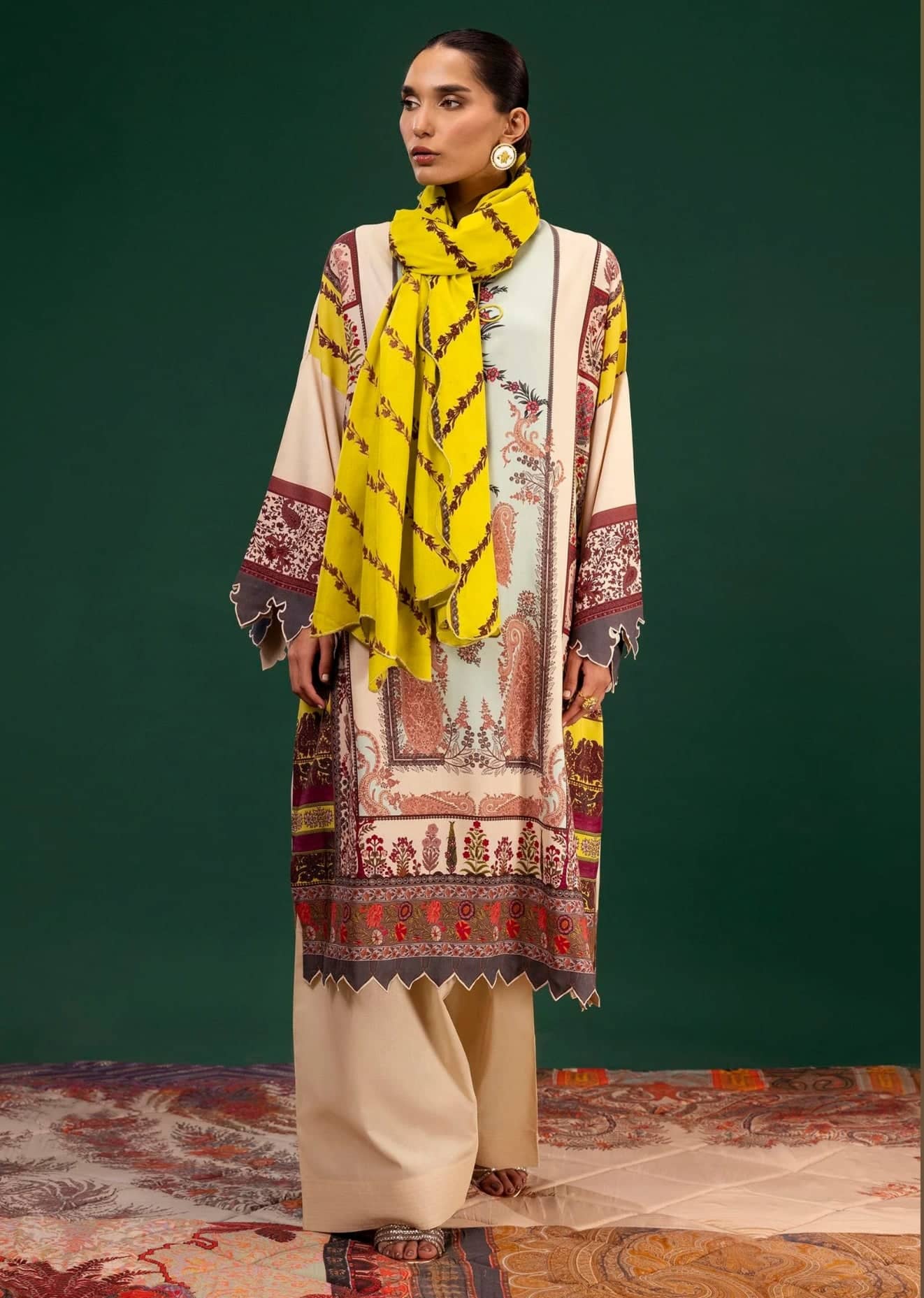 img_sana_safinaz_mahay_winter_awwal_boutique