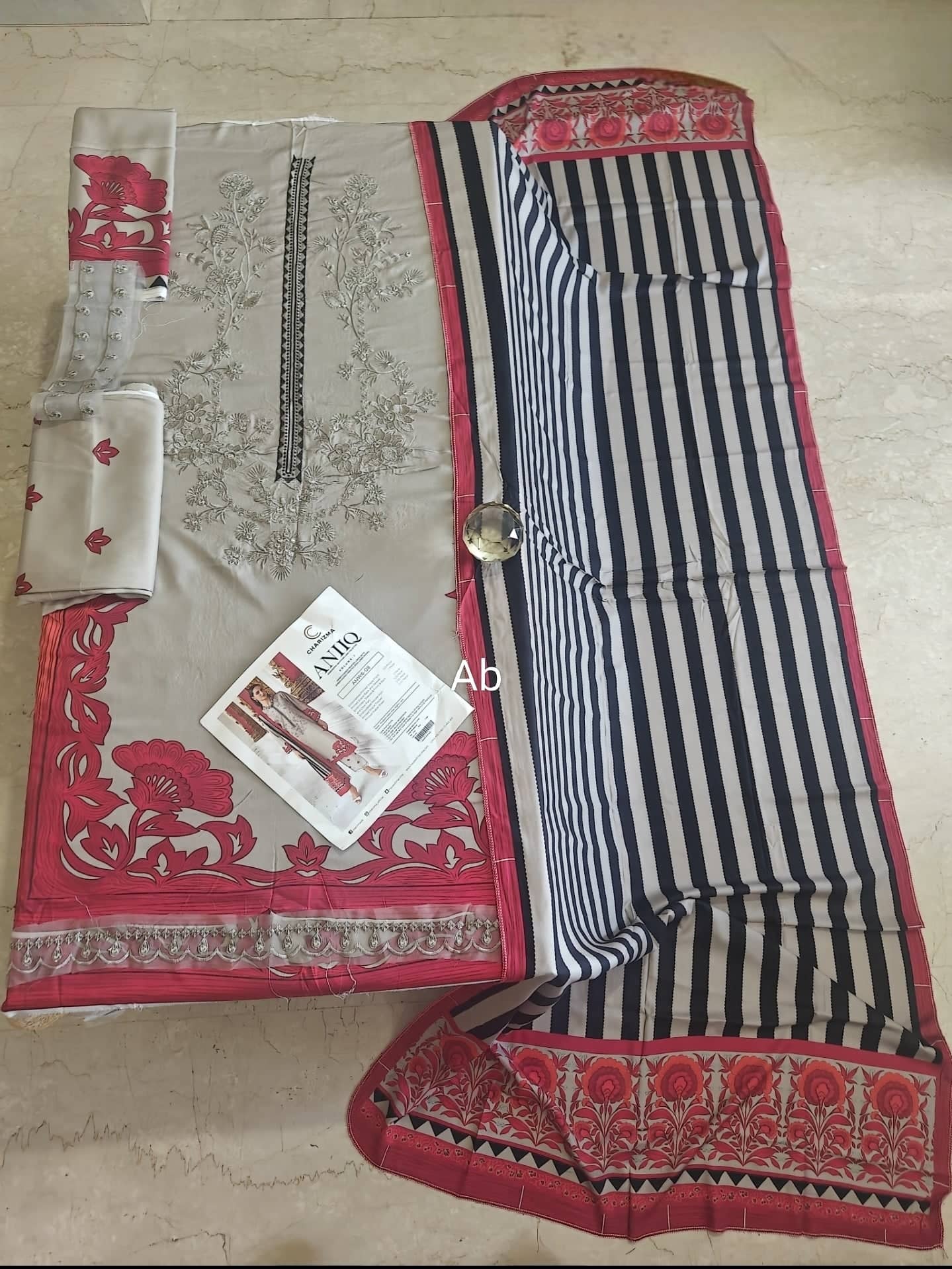 img_charizma_aniiq_winter_awwal_boutique