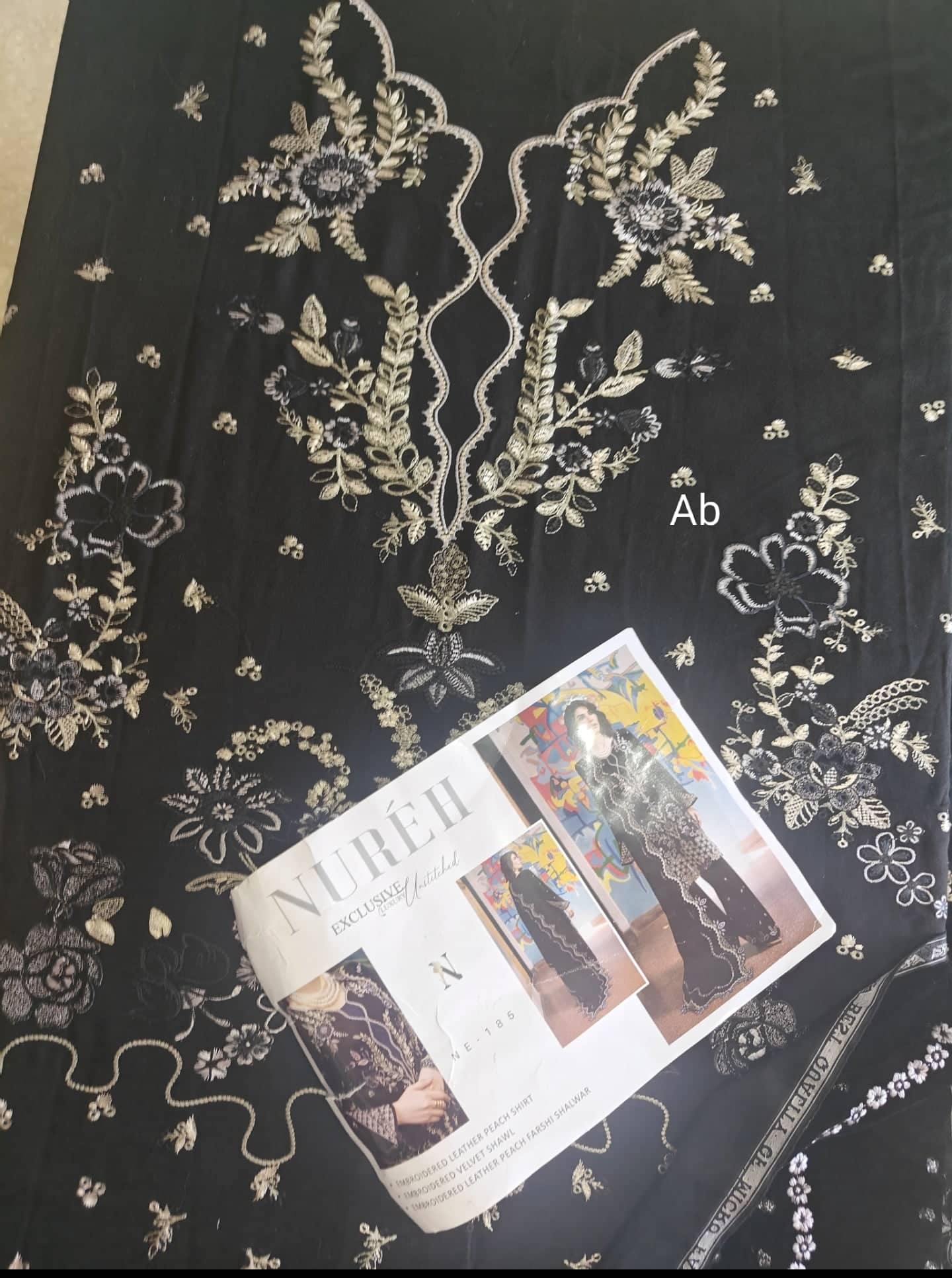 Open Pic/Nureh Exclusive Luxury Formals/Velvet Embroideried Shawl/NE 185