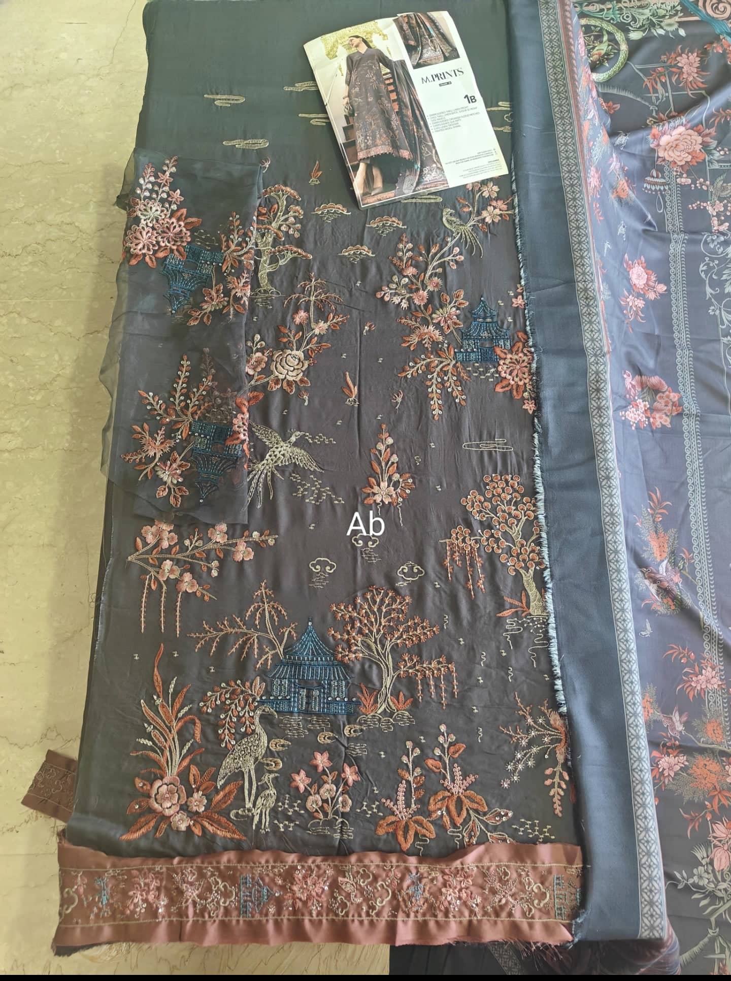 img_maria_b_m_print_awwal_boutique