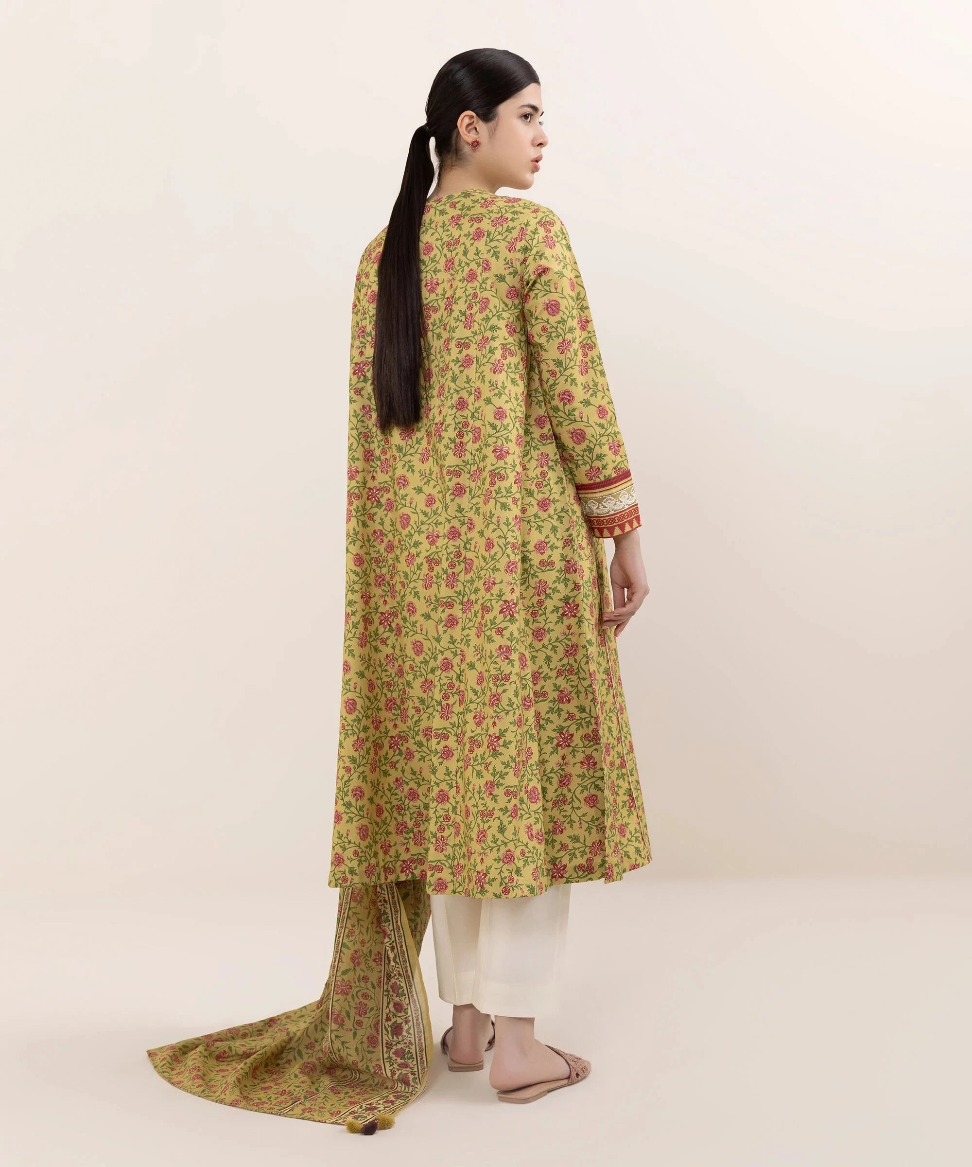 Sapphire Intermix 25/Vol 2/Embroidered Cotton Suit/Yellow Red