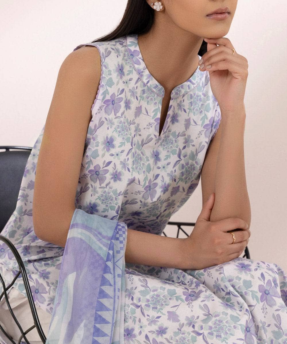 img_sapphire_lawn_24_awwal_boutique