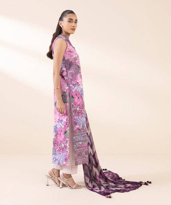 img_sapphire_intermix_awwal_boutique