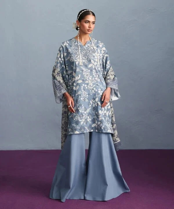 img_sapphire_intermix_lawn_awwal_boutique