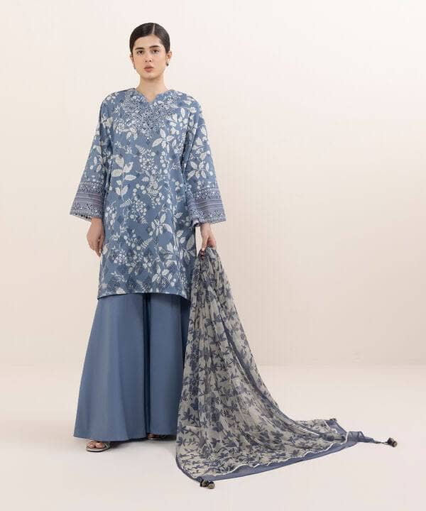 img_sapphire_intermix_lawn_awwal_boutique