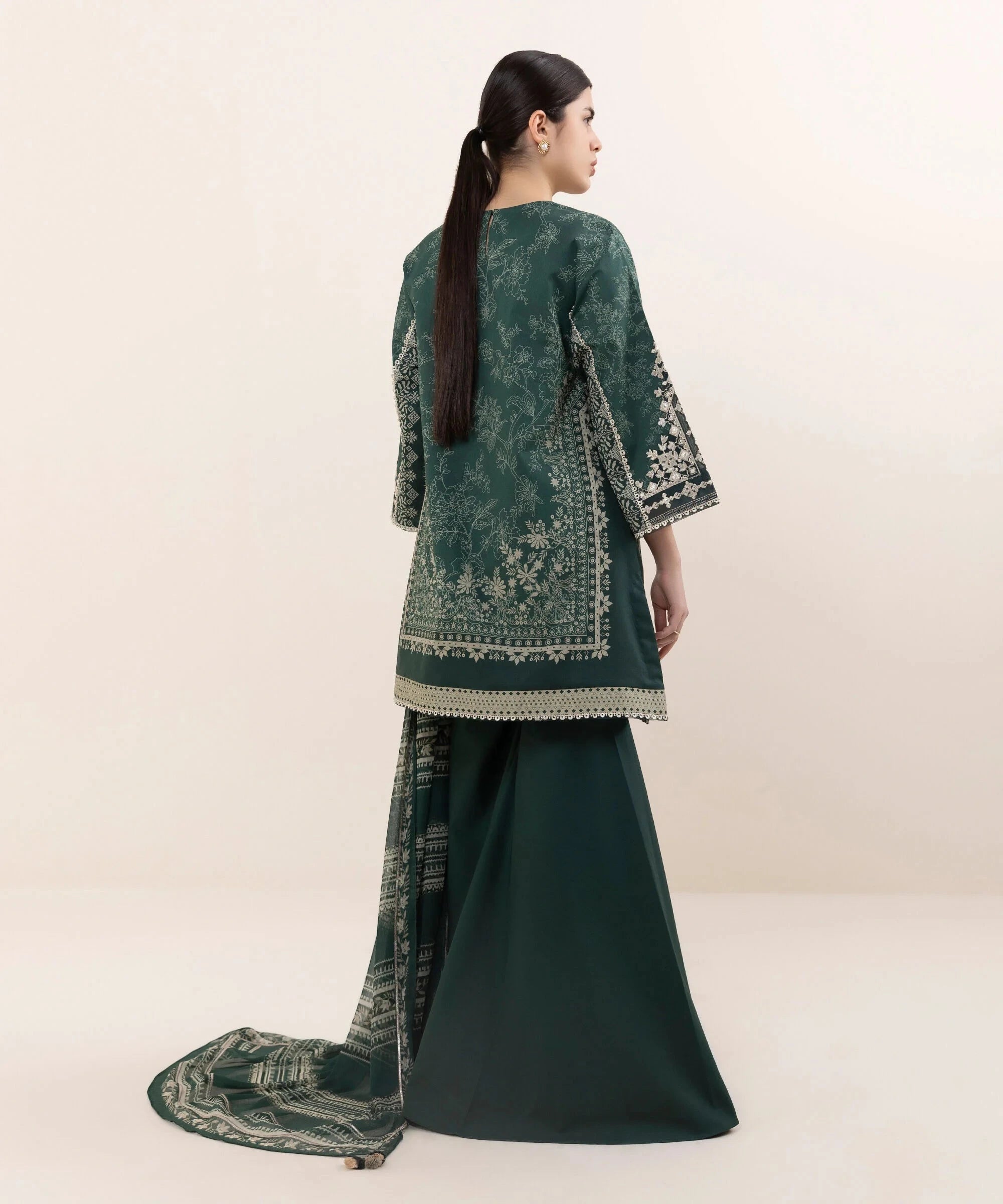 img_sapphire_daily_lawn_awwal_boutique