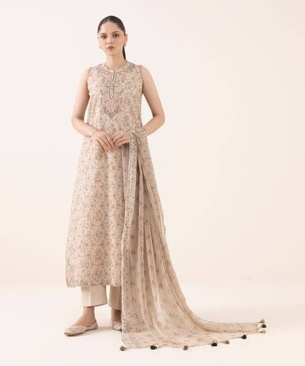 img_sapphire_intermix_lawn_awwal_boutiue