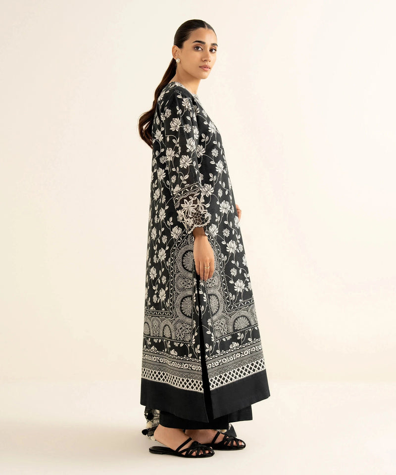 Sapphire Fall Winter 25/Embroideried Khaddar Suit/U3PEDY25V810